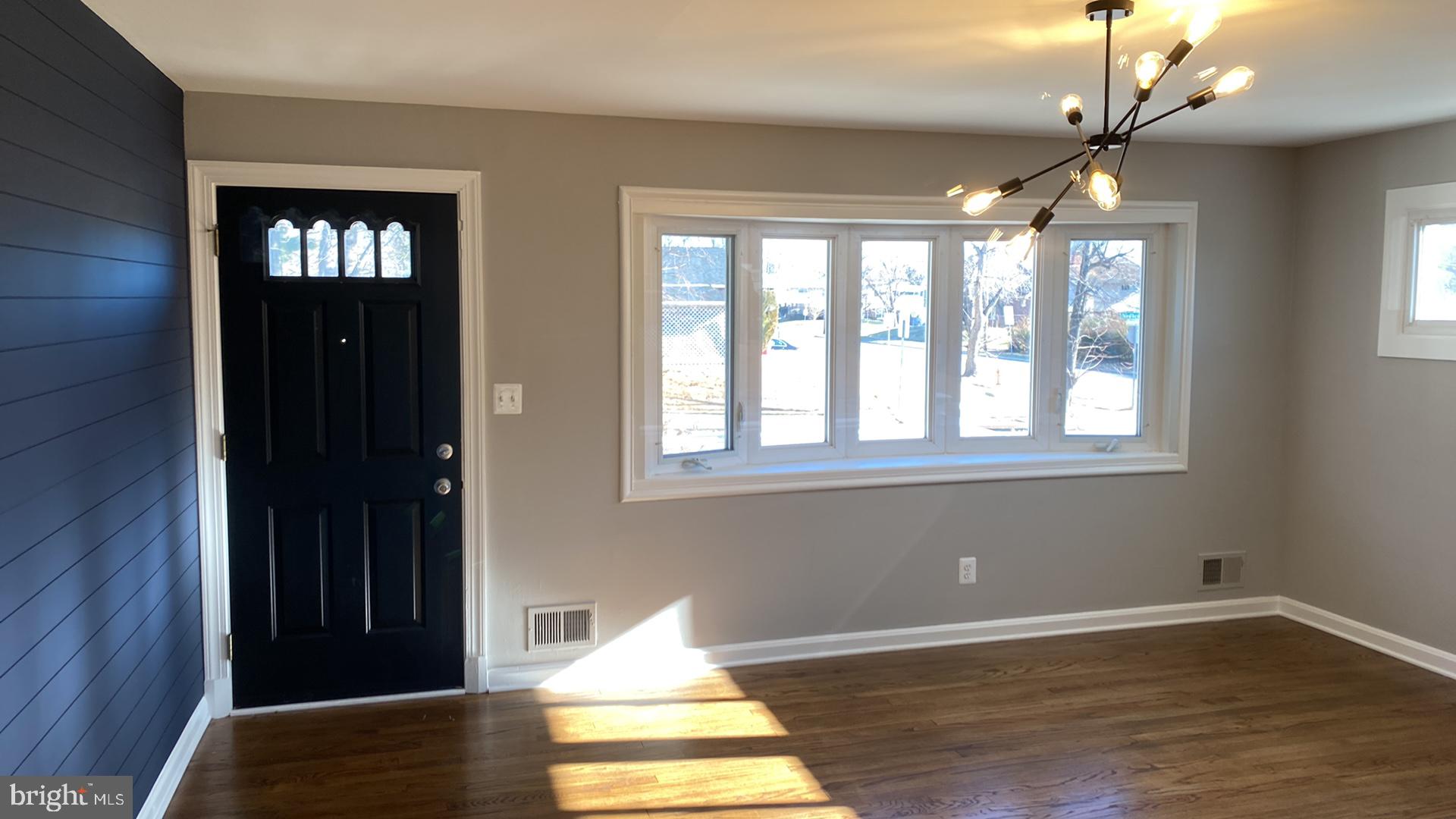 WILLIAMSBURG - Residential