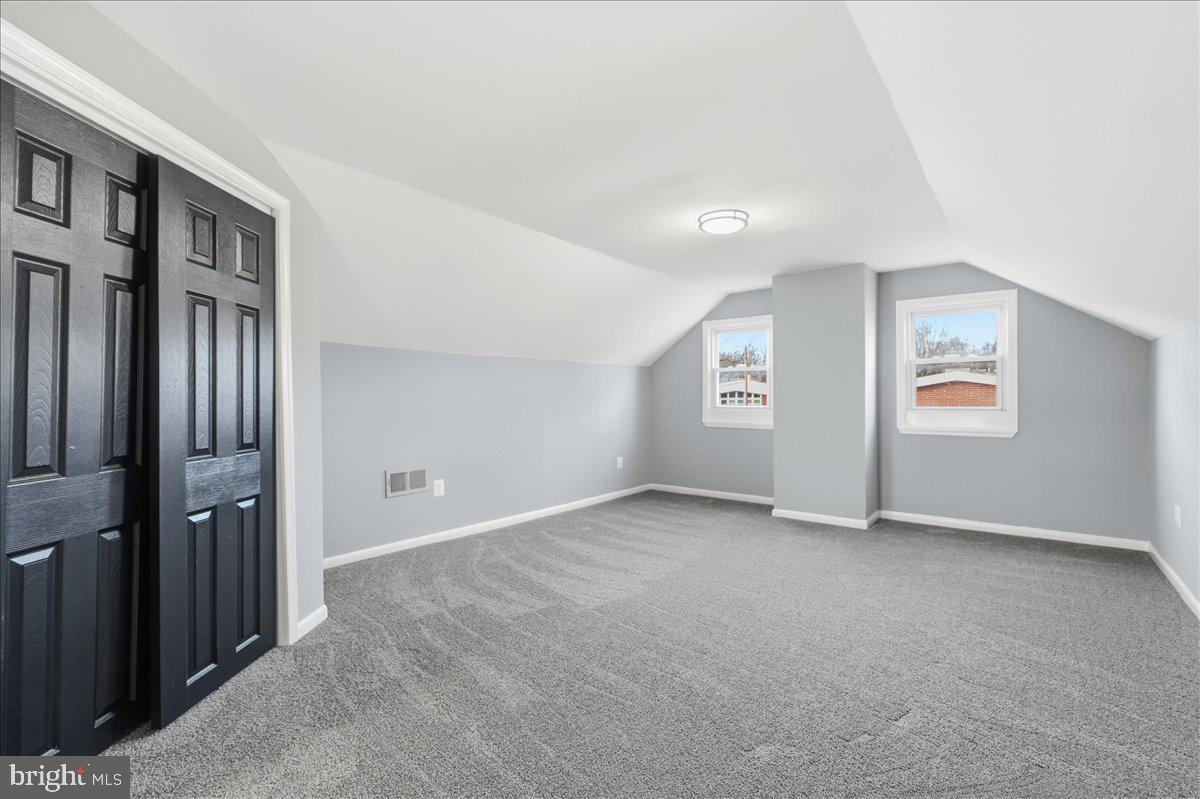 WILLIAMSBURG - Residential