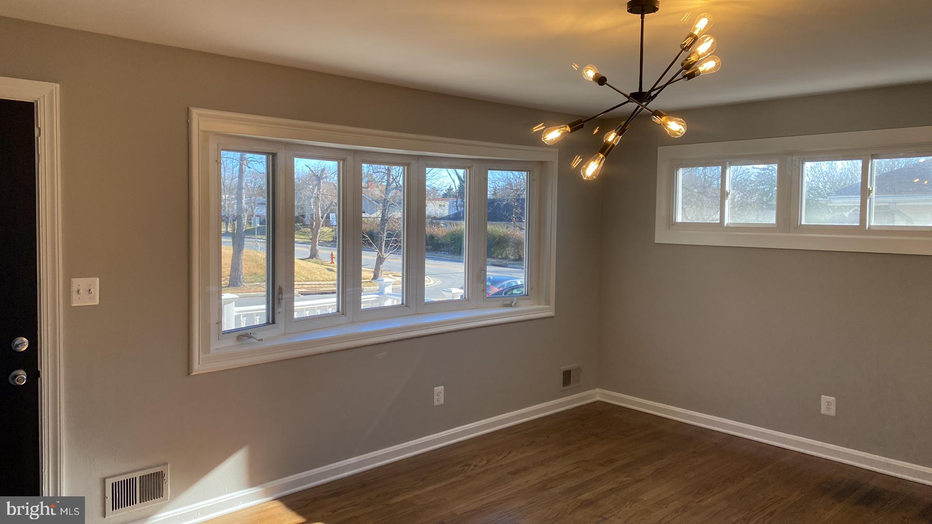 WILLIAMSBURG - Residential