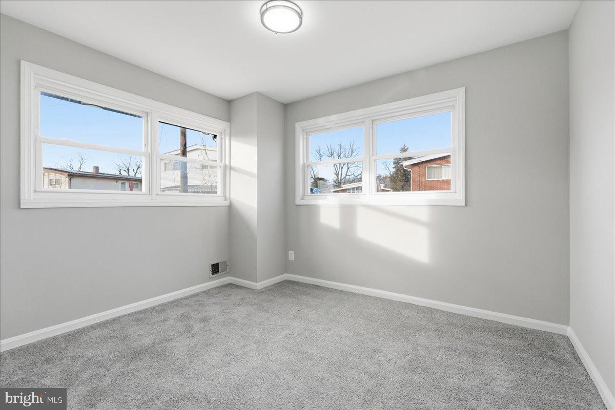 WILLIAMSBURG - Residential