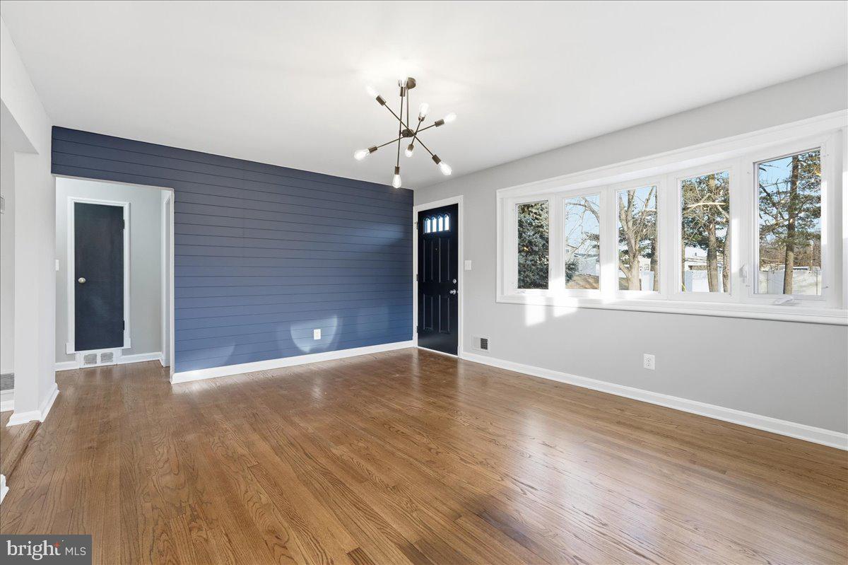 WILLIAMSBURG - Residential