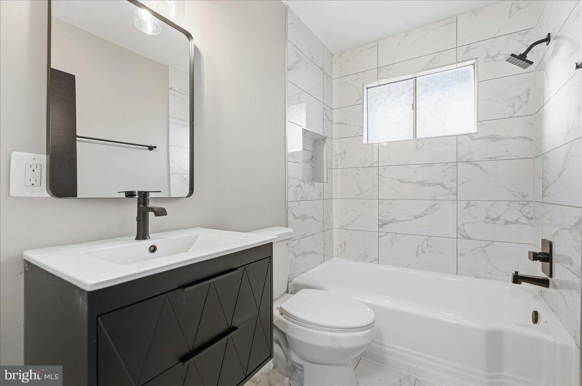 WILLIAMSBURG - Residential