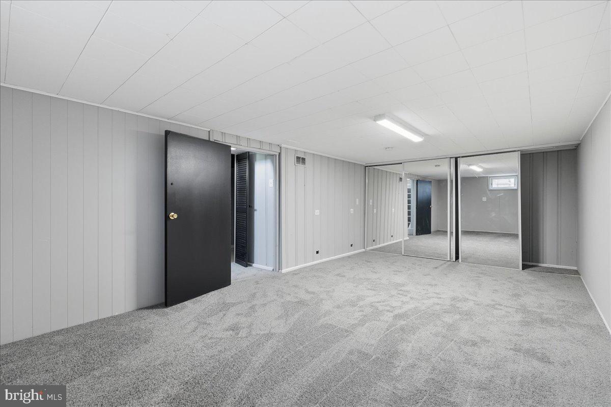 WILLIAMSBURG - Residential