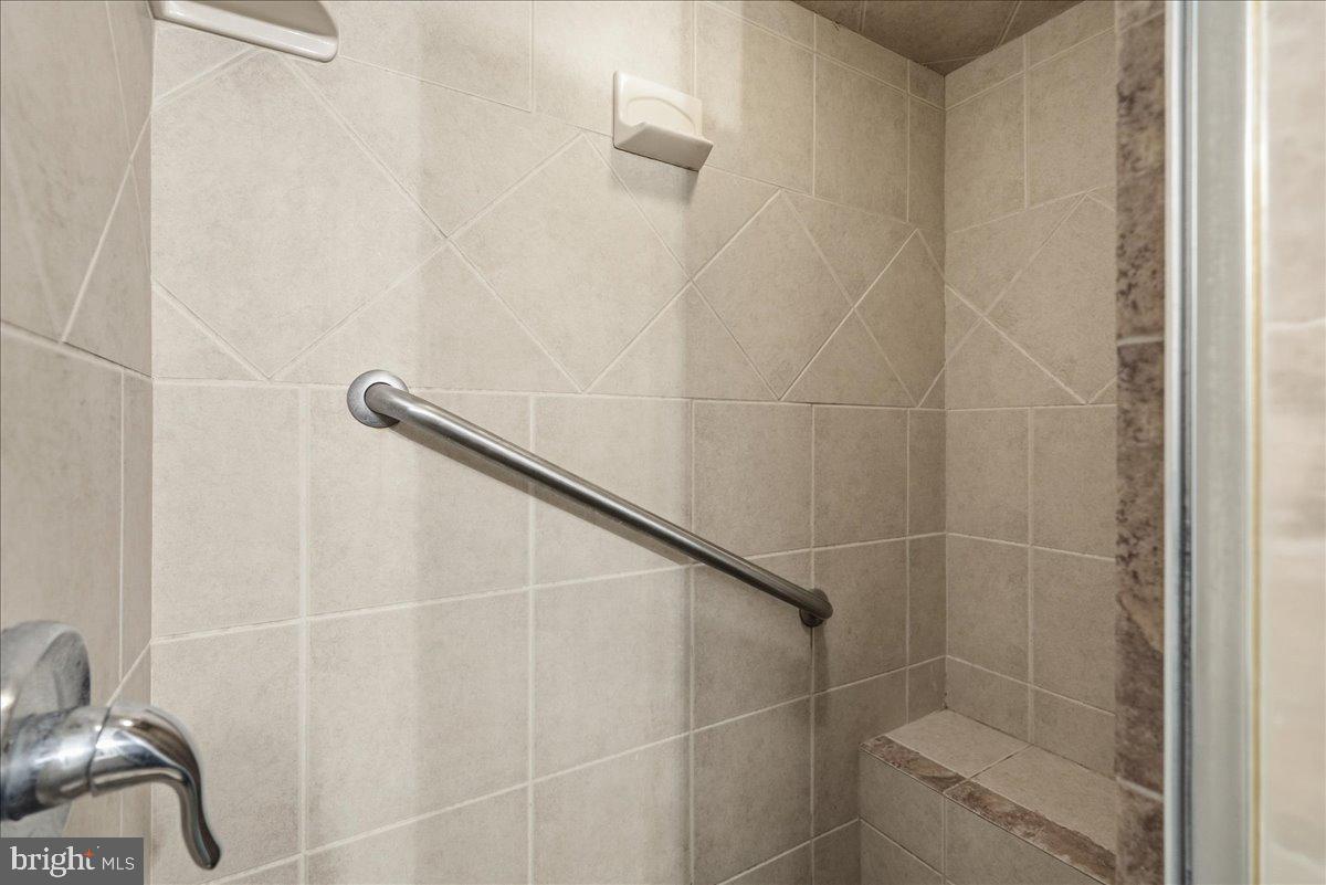 WILLIAMSBURG - Residential