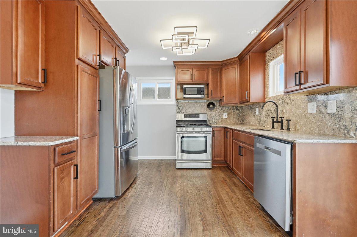 WILLIAMSBURG - Residential