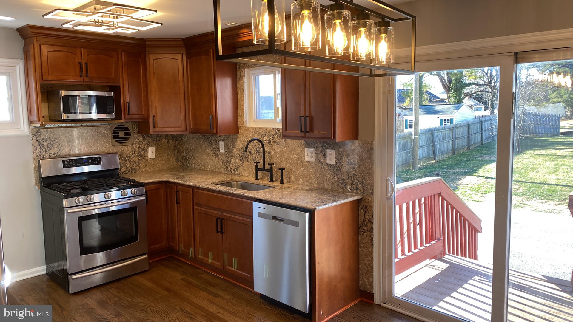 WILLIAMSBURG - Residential