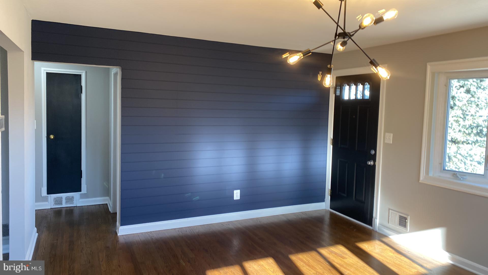 WILLIAMSBURG - Residential