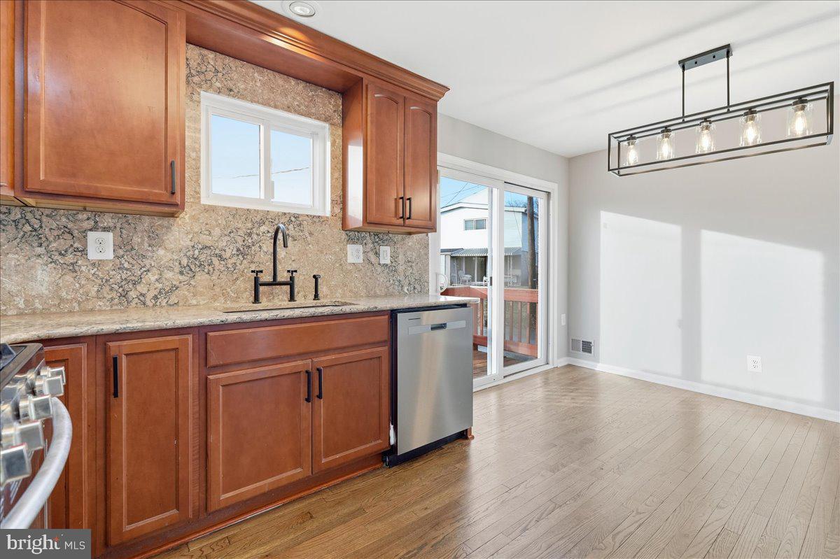 WILLIAMSBURG - Residential