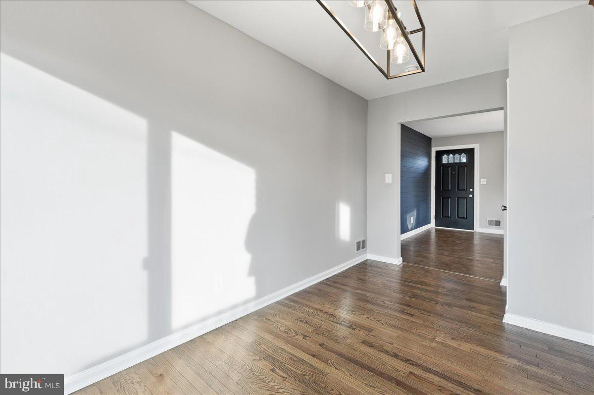 WILLIAMSBURG - Residential