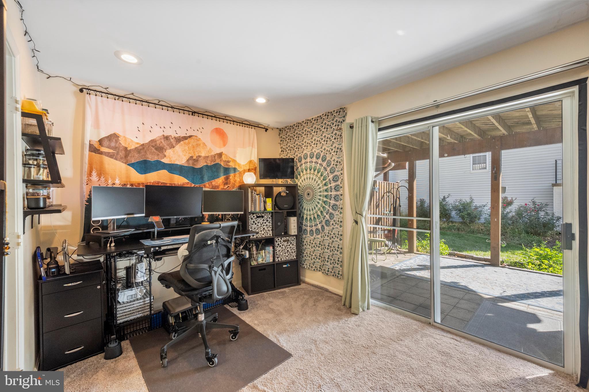 REGENTS WALK - Residential