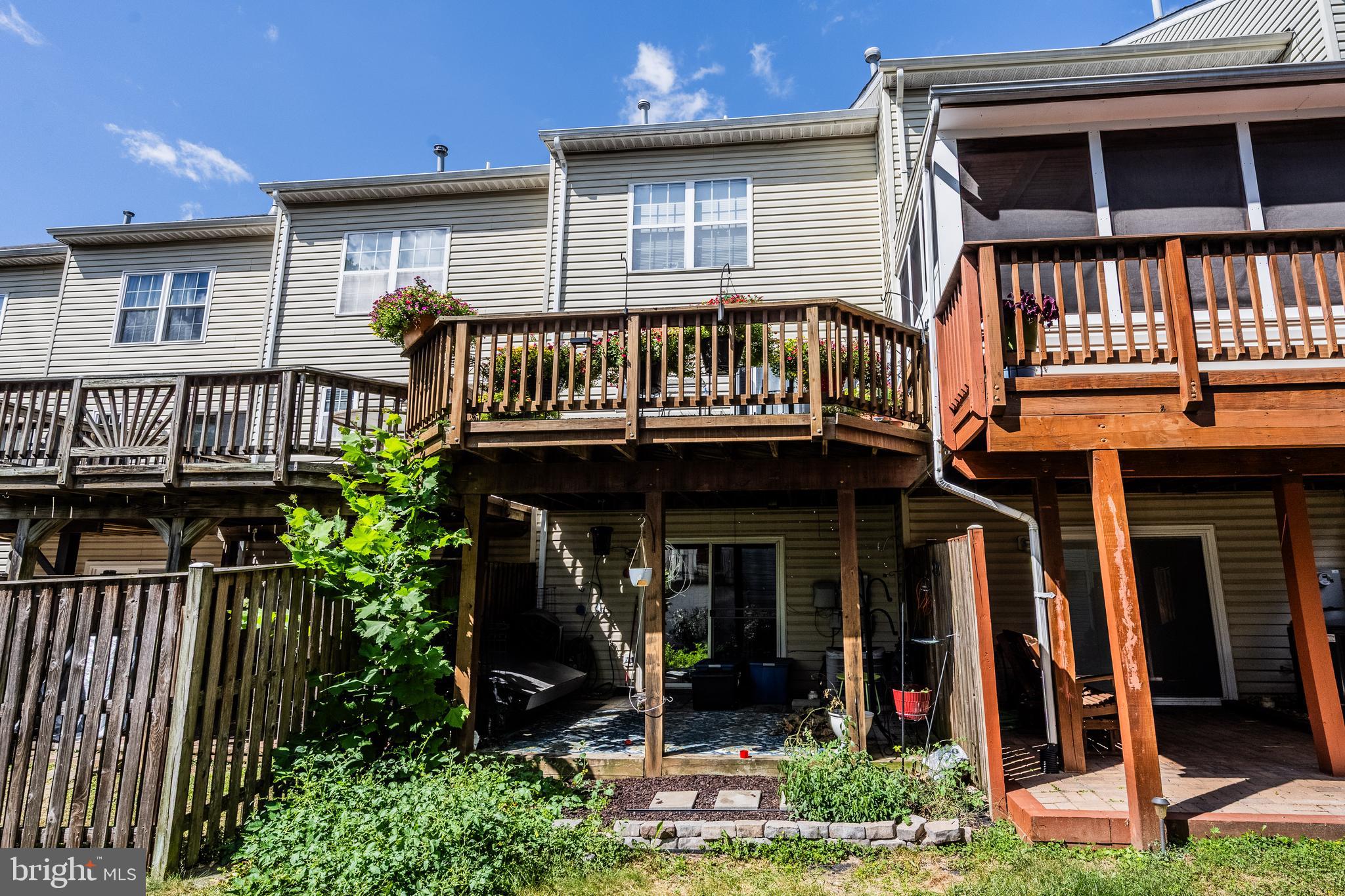 REGENTS WALK - Residential