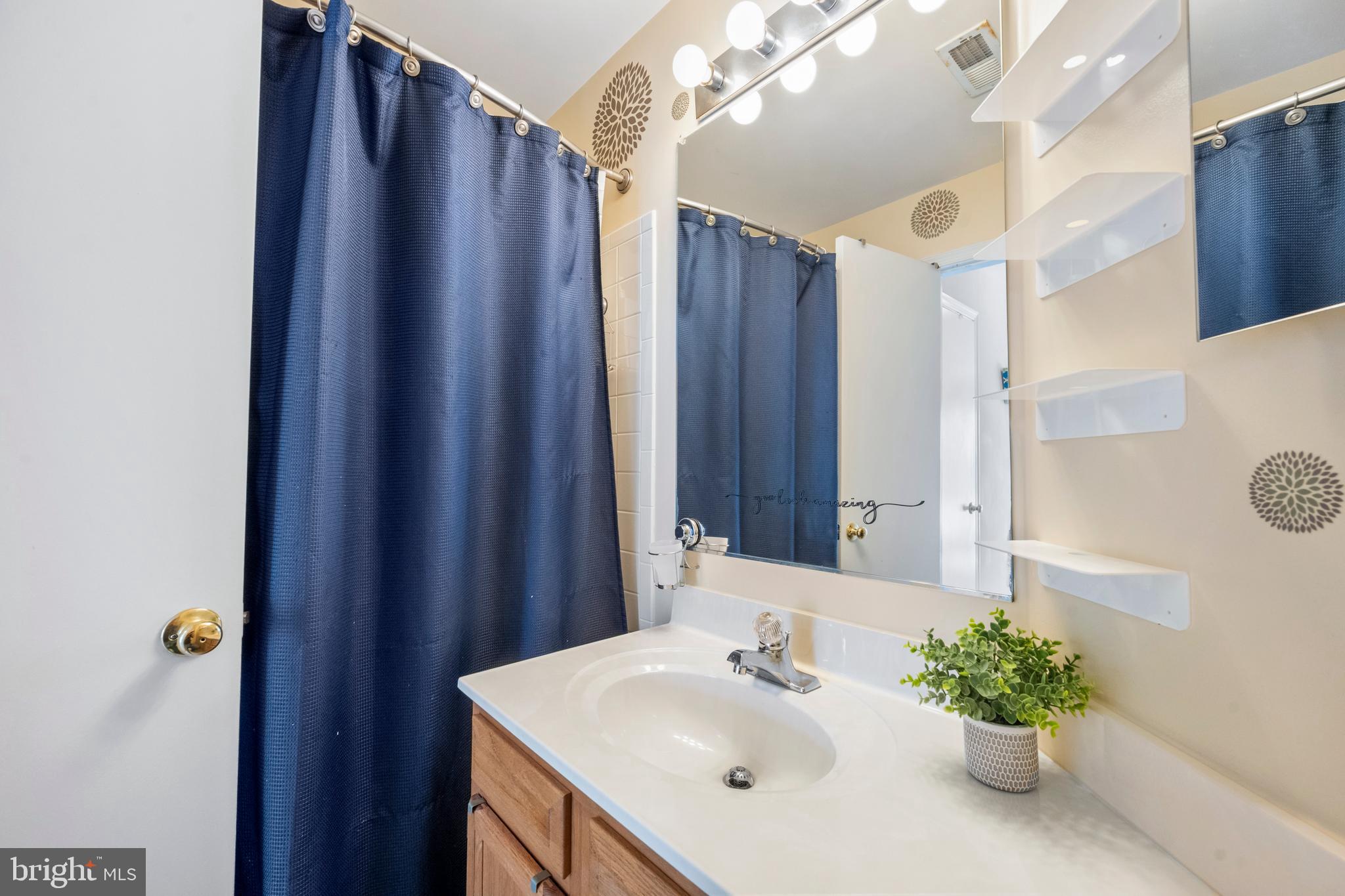 REGENTS WALK - Residential