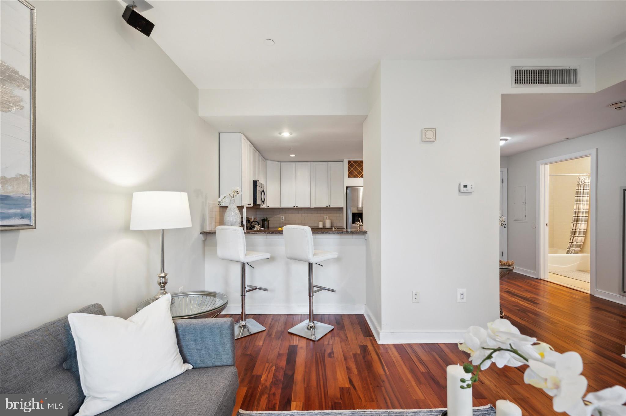 AVENUE OF THE ARTS - Residential