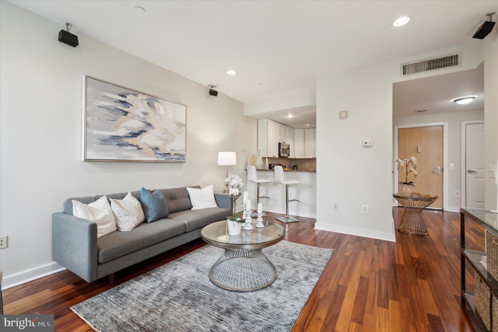 AVENUE OF THE ARTS - Residential