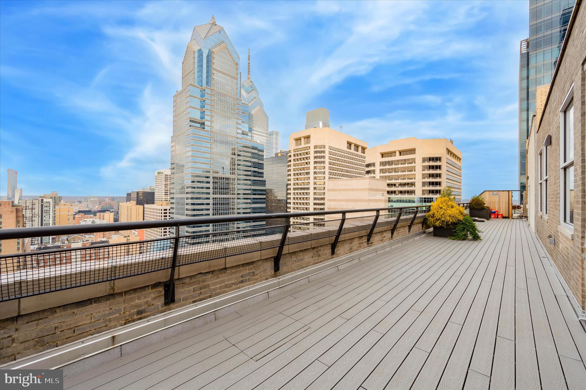 AVENUE OF THE ARTS - Residential