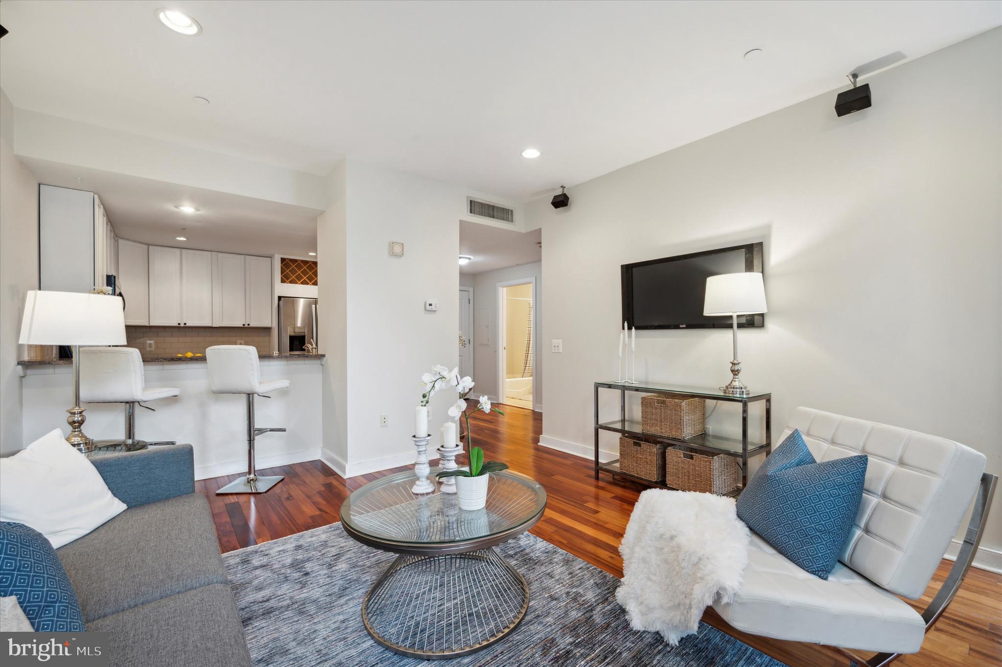 AVENUE OF THE ARTS - Residential