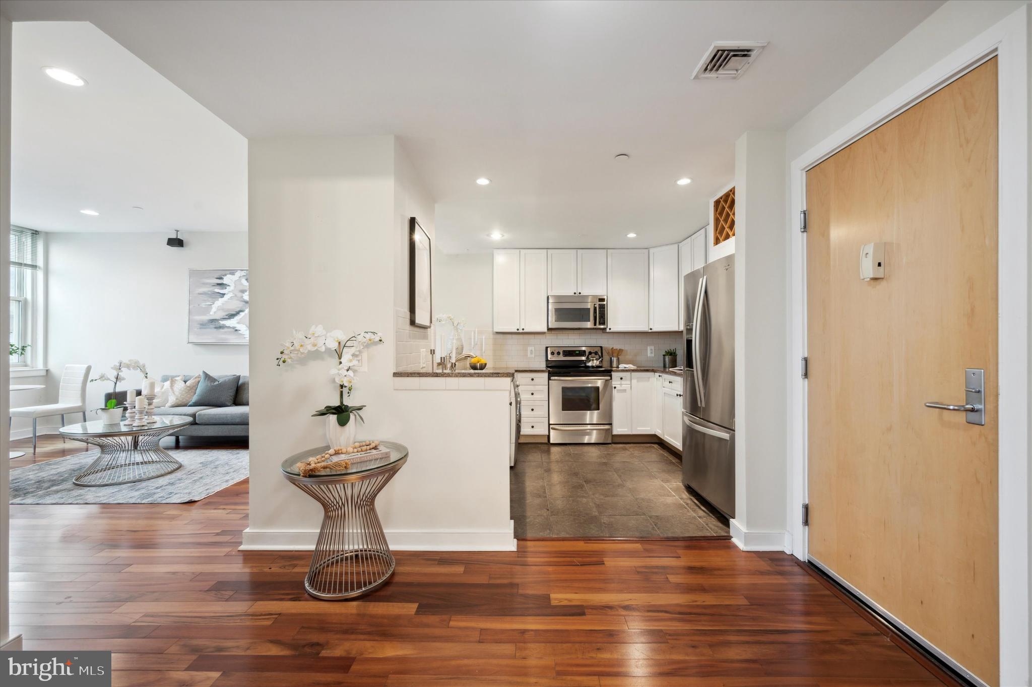 AVENUE OF THE ARTS - Residential