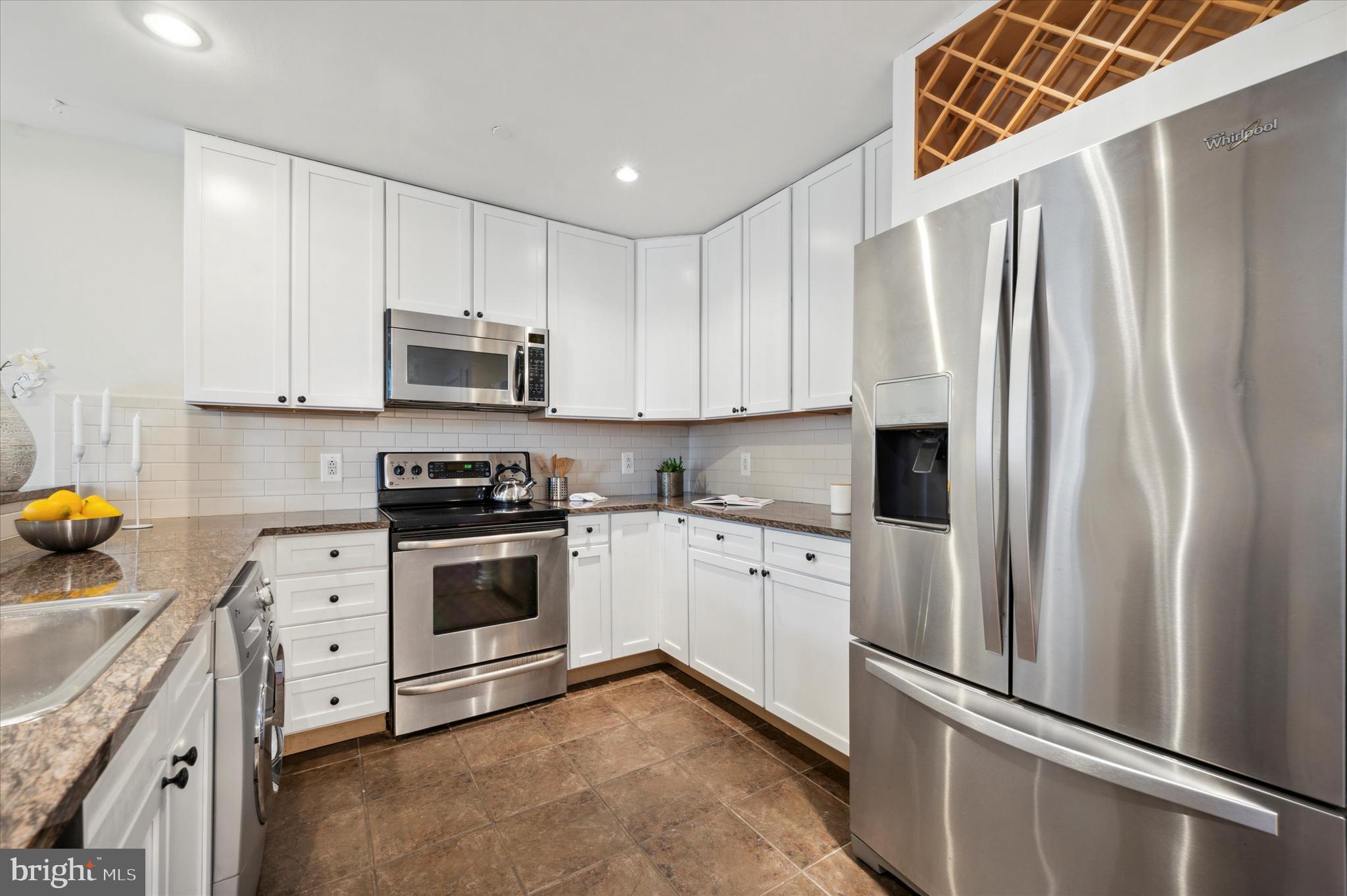 AVENUE OF THE ARTS - Residential