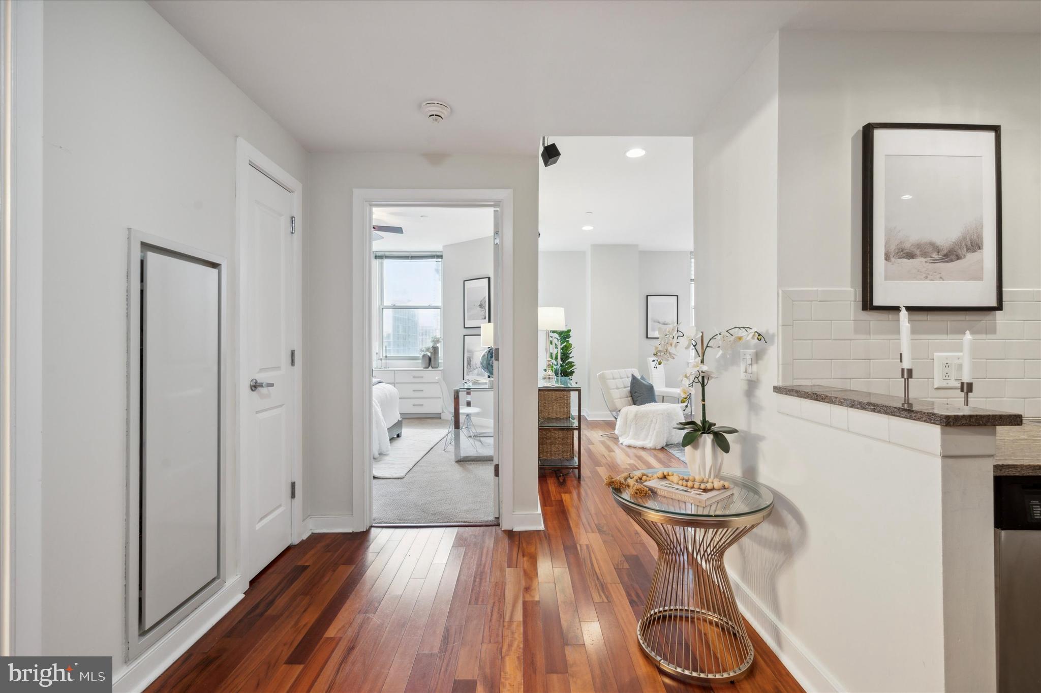 AVENUE OF THE ARTS - Residential