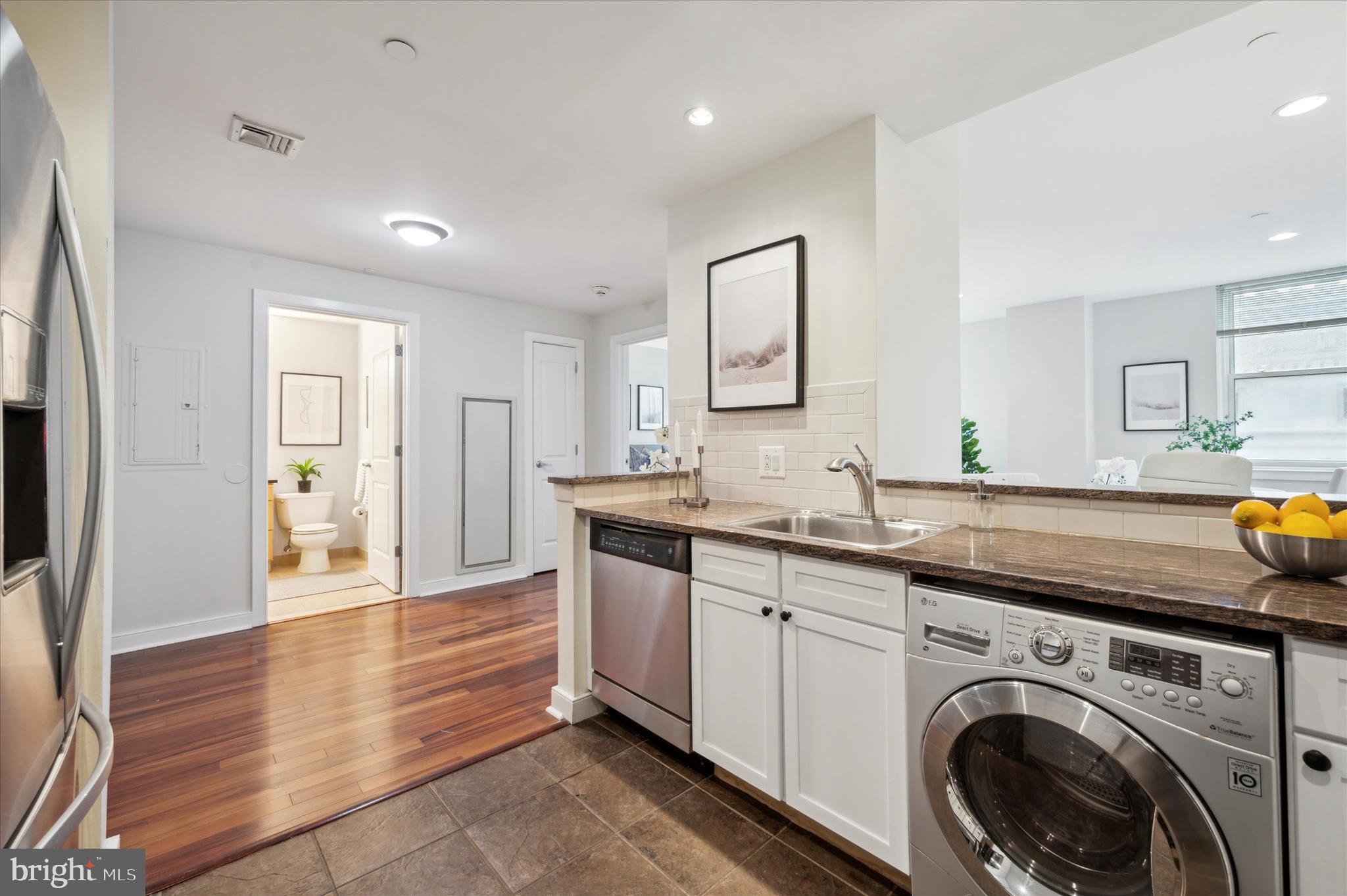 AVENUE OF THE ARTS - Residential