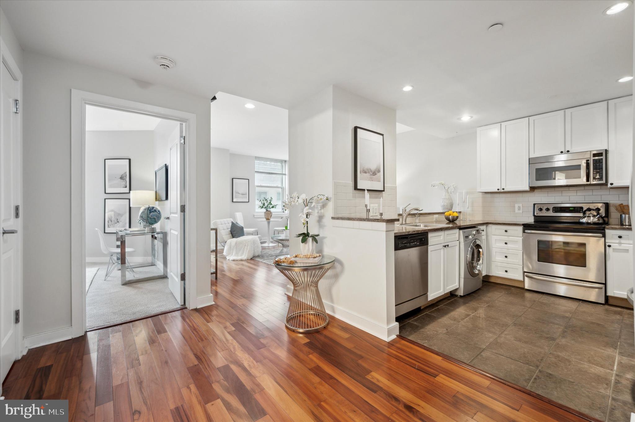 AVENUE OF THE ARTS - Residential