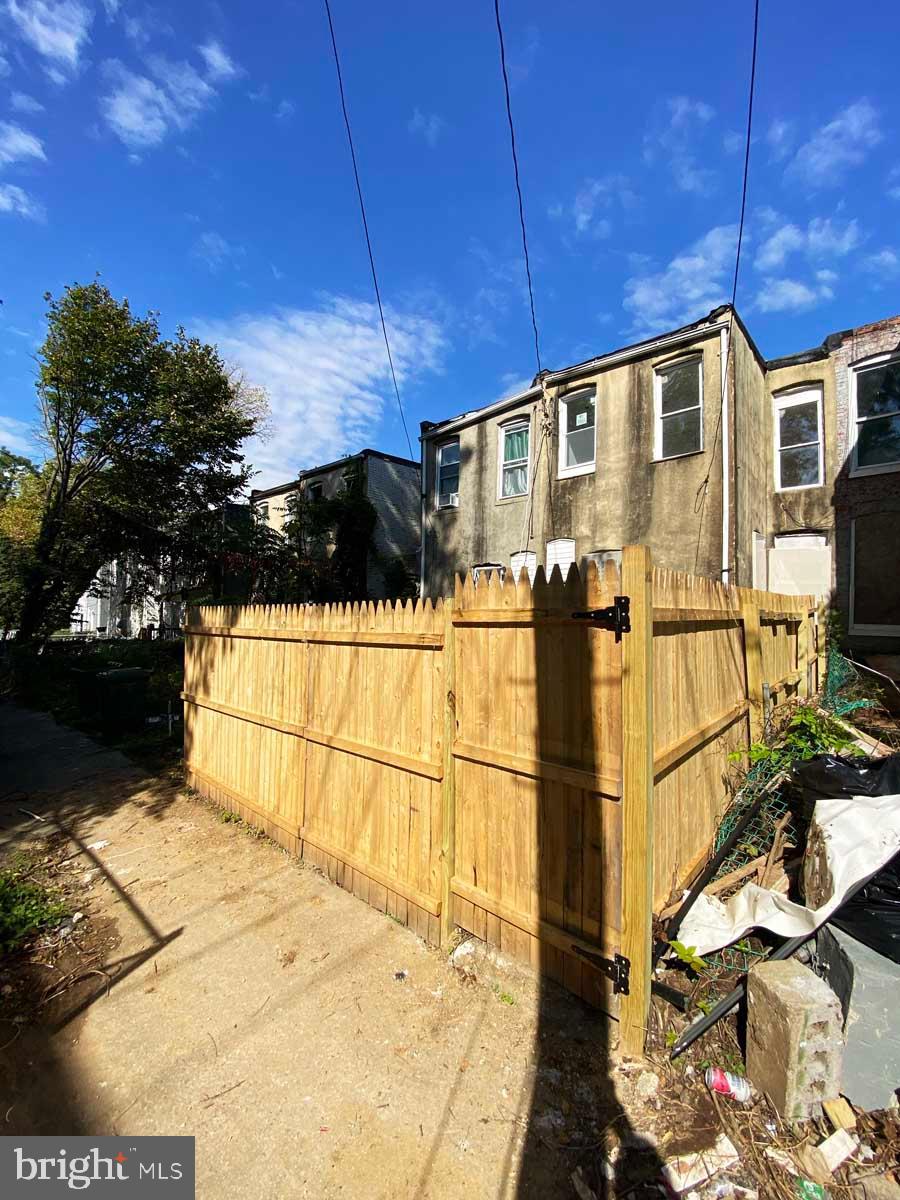 ROSEMONT - Residential Lease
