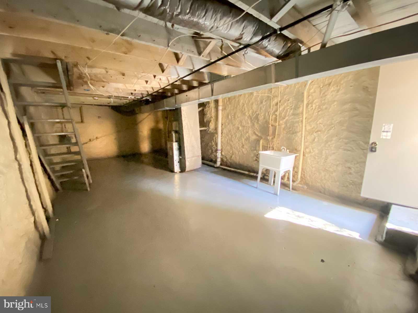 ROSEMONT - Residential Lease