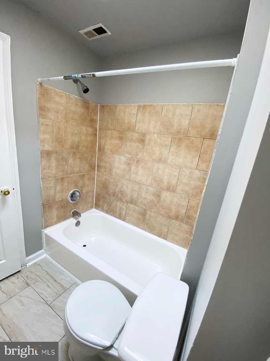 ROSEMONT - Residential Lease