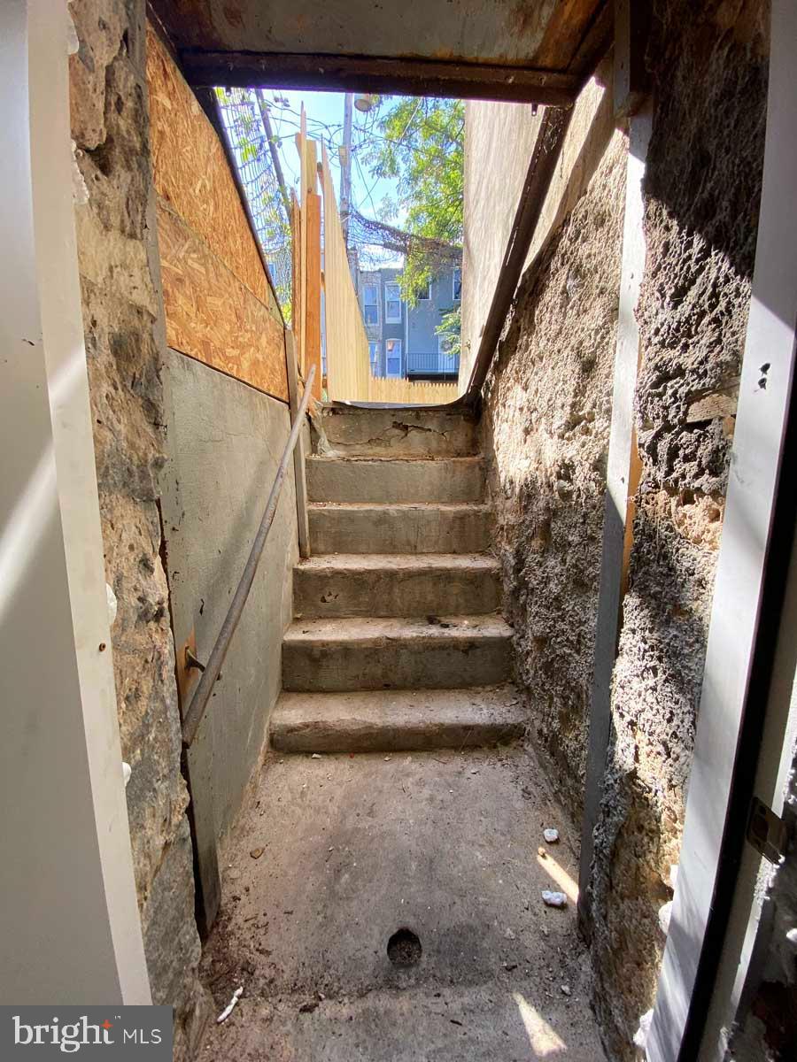 ROSEMONT - Residential Lease