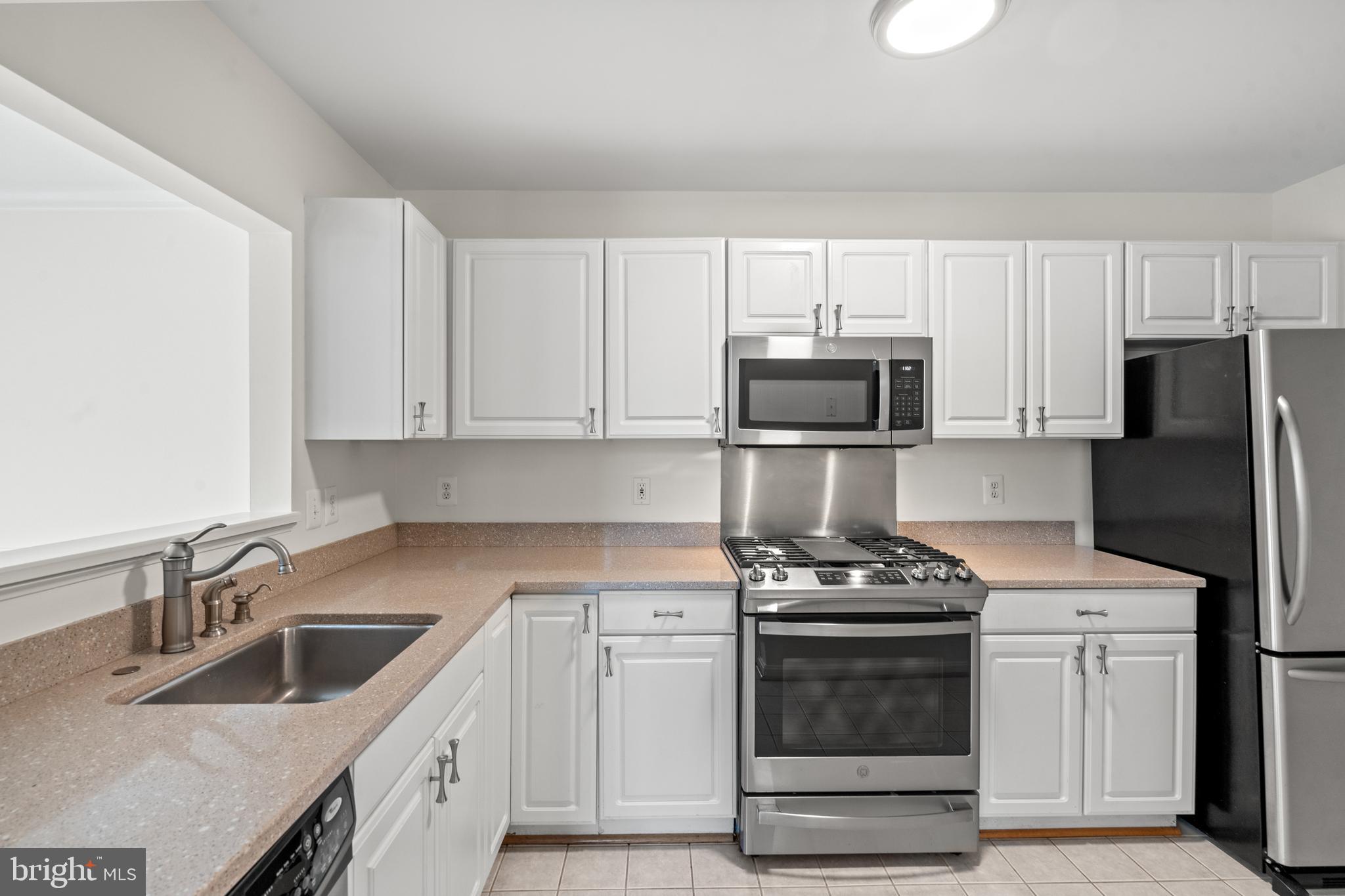 CLOVERLEAF CENTER - Residential