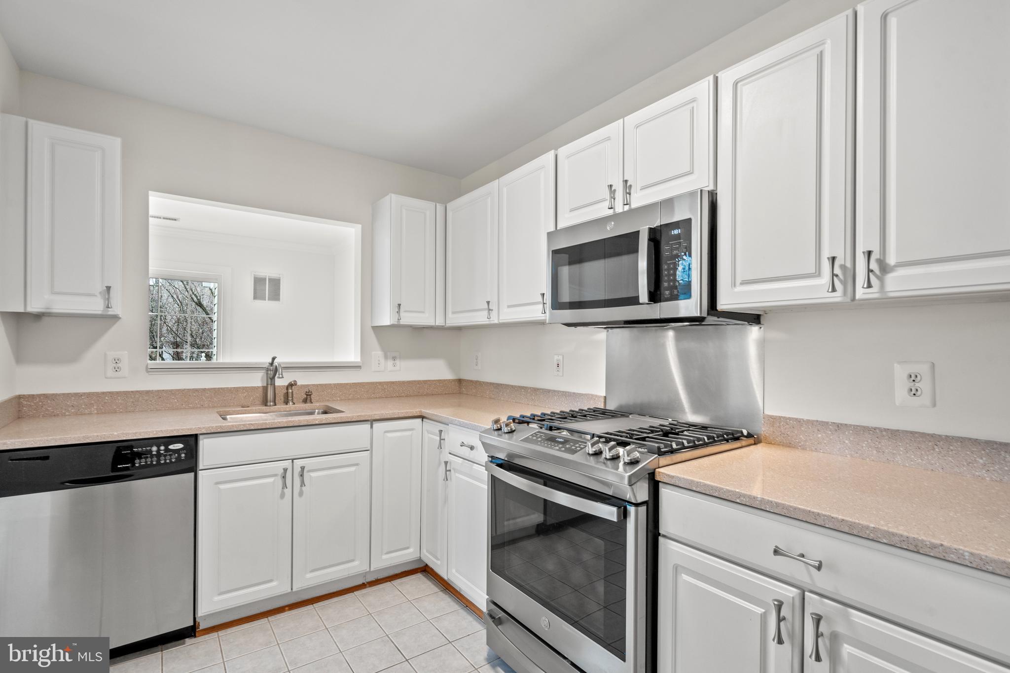 CLOVERLEAF CENTER - Residential