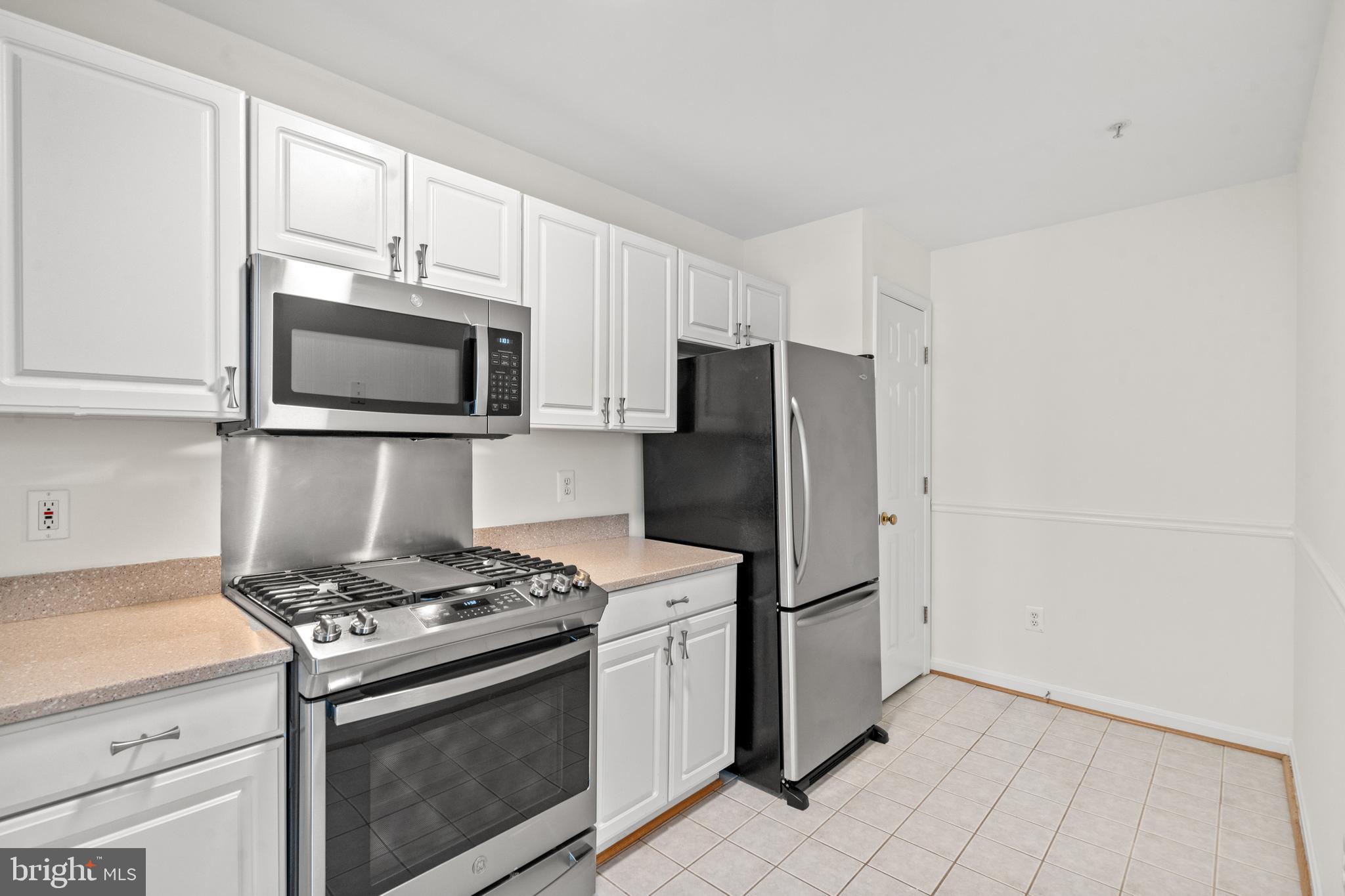 CLOVERLEAF CENTER - Residential