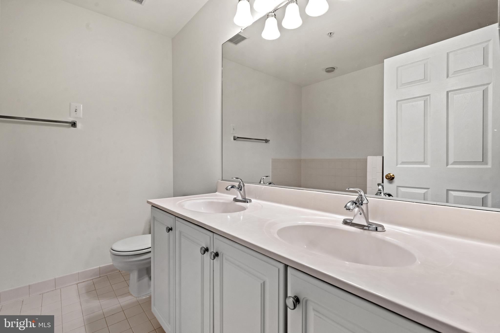 CLOVERLEAF CENTER - Residential