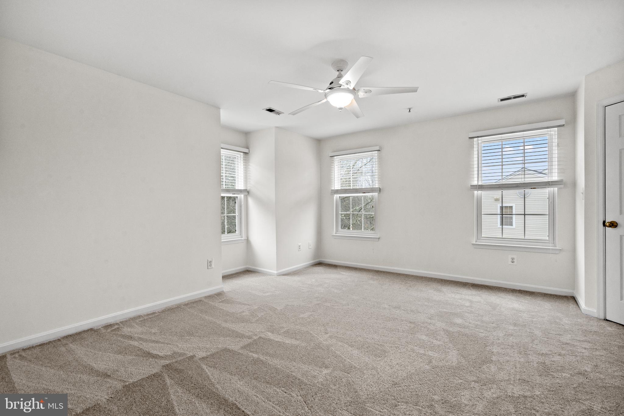 CLOVERLEAF CENTER - Residential