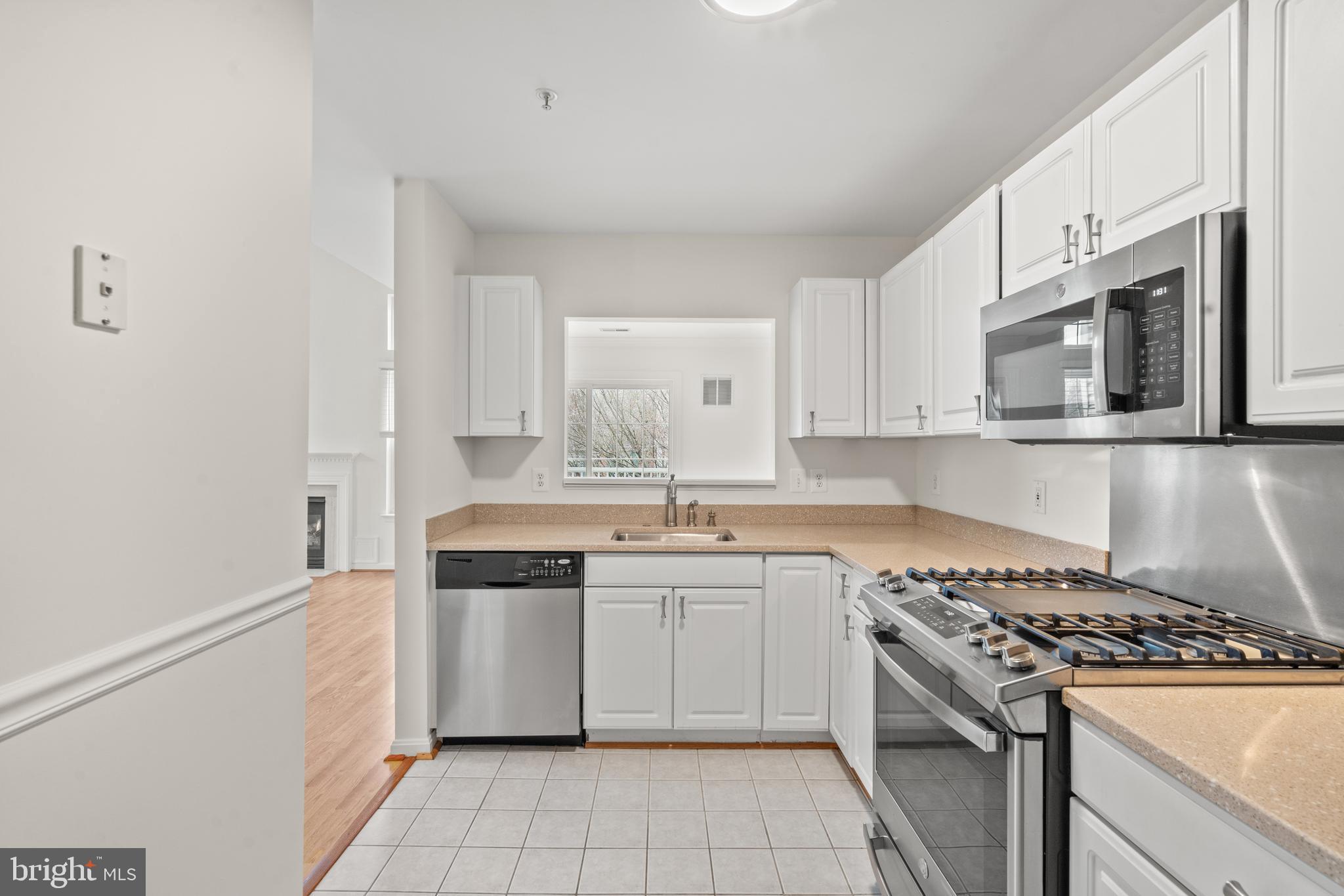 CLOVERLEAF CENTER - Residential