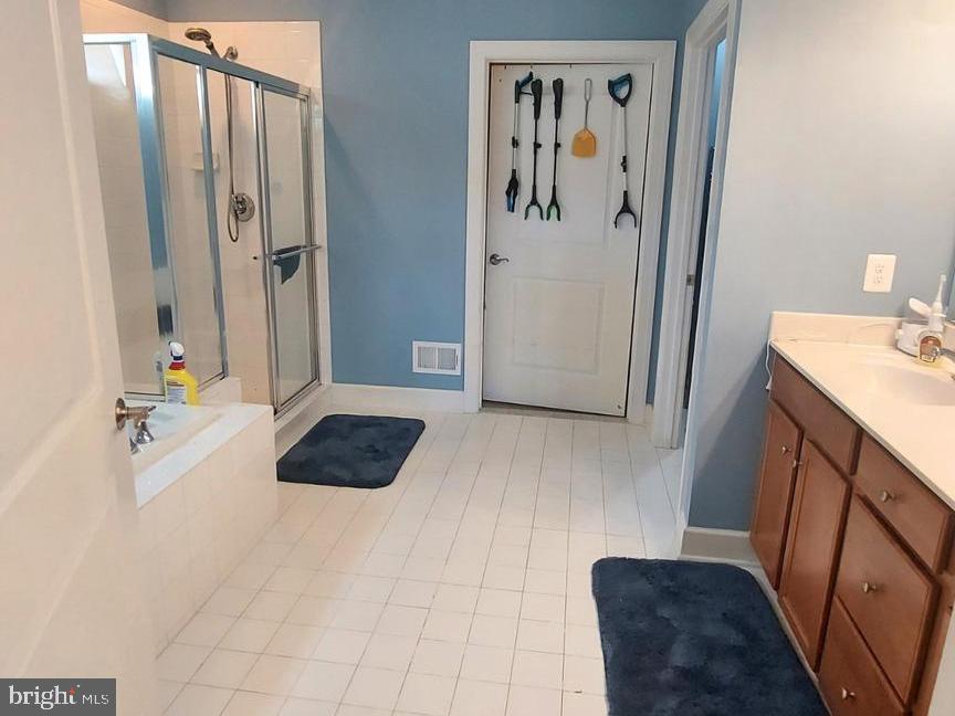 MARLBORO RIDING-PLAT 1> - Residential