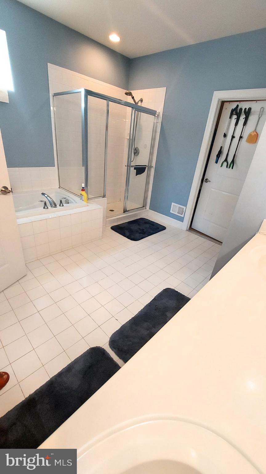 MARLBORO RIDING-PLAT 1> - Residential