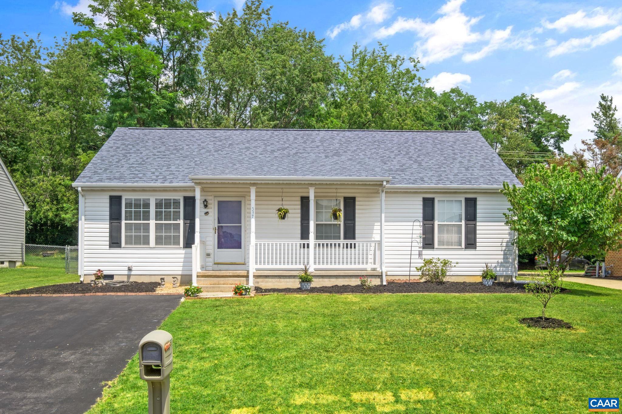 537 EDWARDIAN LN