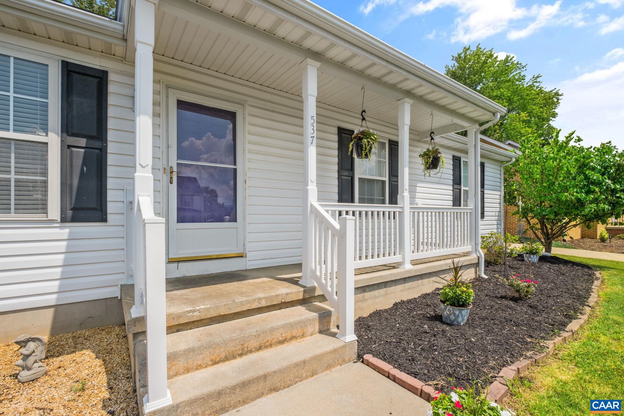 537 EDWARDIAN LN