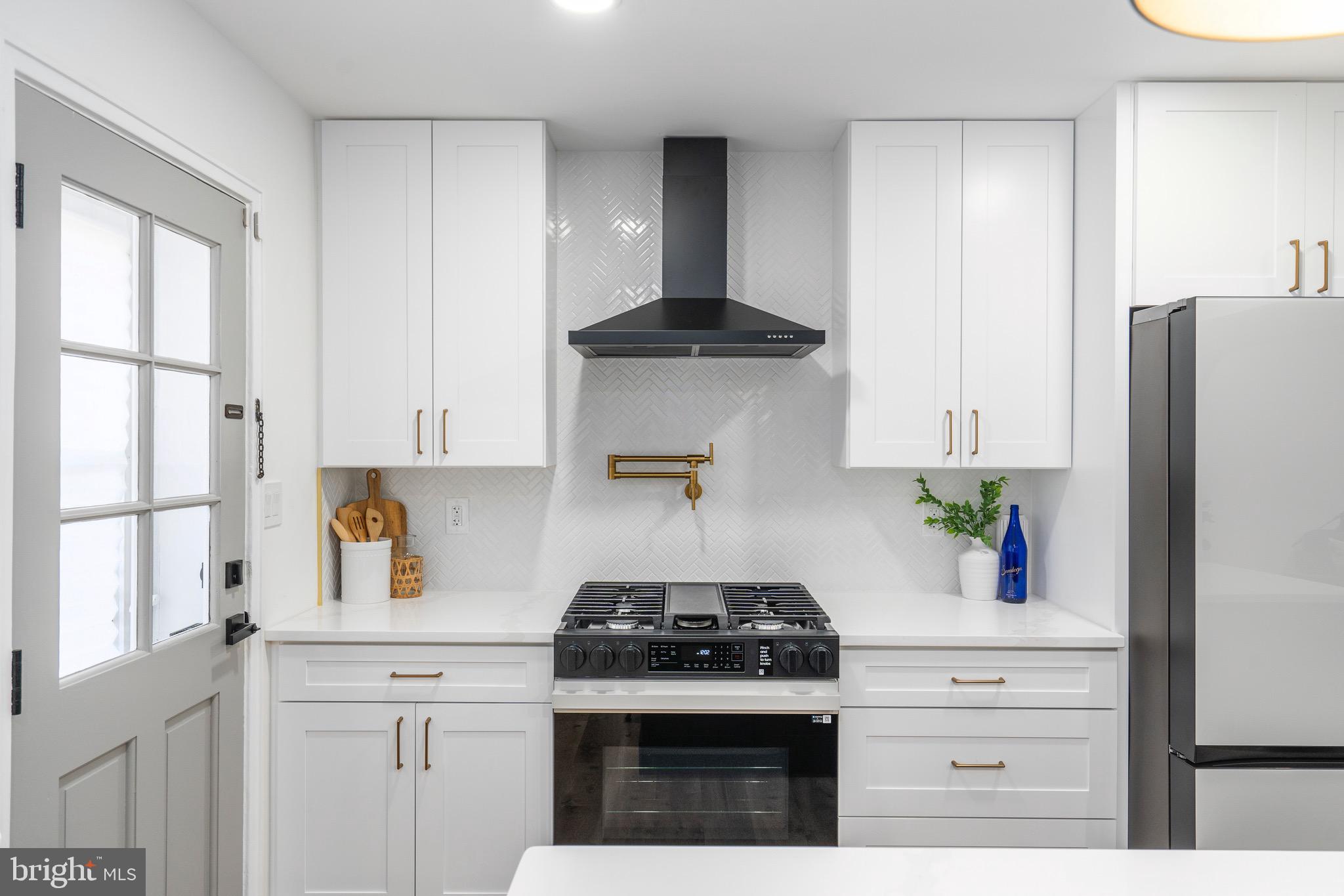 PERRING LOCH - Residential