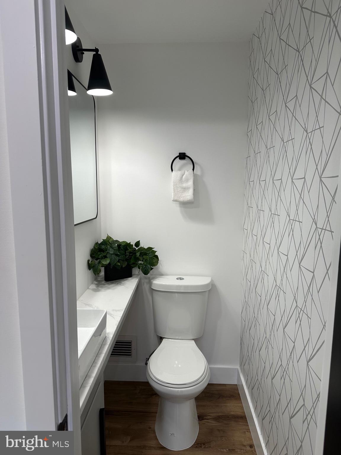 PERRING LOCH - Residential