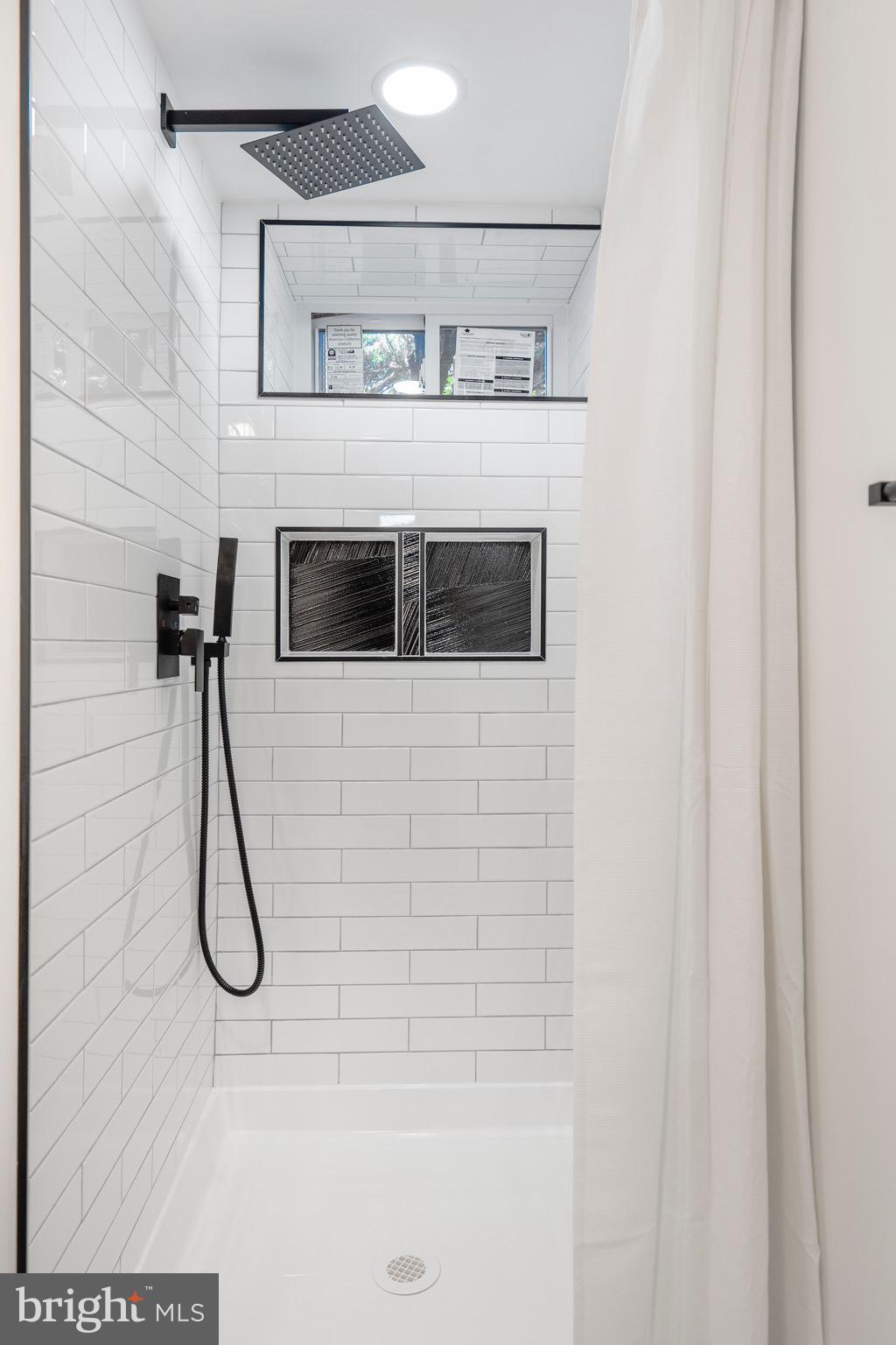 PERRING LOCH - Residential