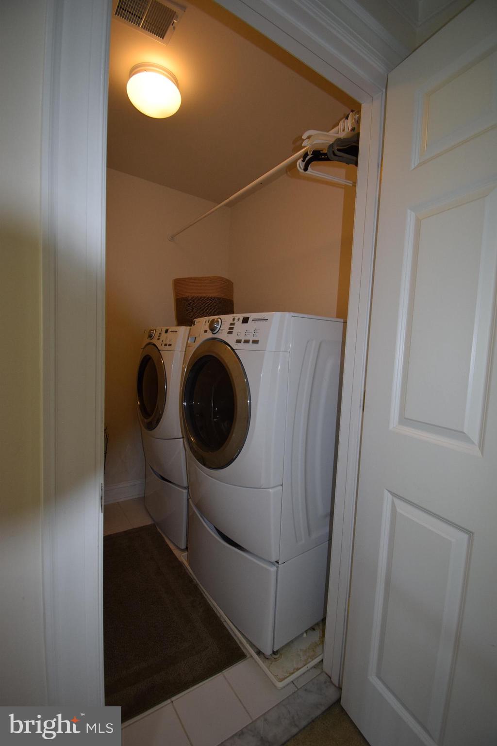 POWELLS LANDING - Residential Lease