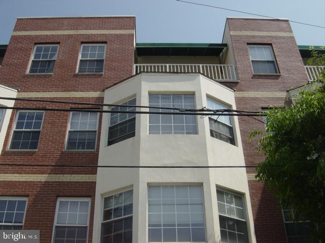 SPRING ARTS - Residential Lease