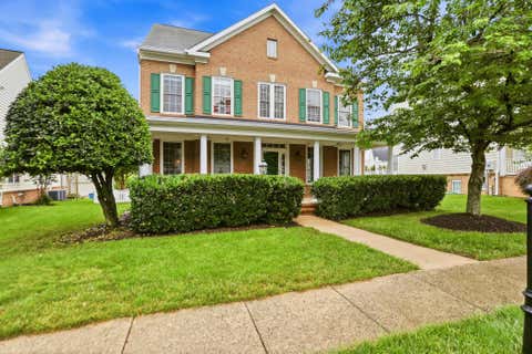 Homes For Sale - 22938 Goldenrod Dr<br/> Loudoun County, BRAMBLETON, VA 20148