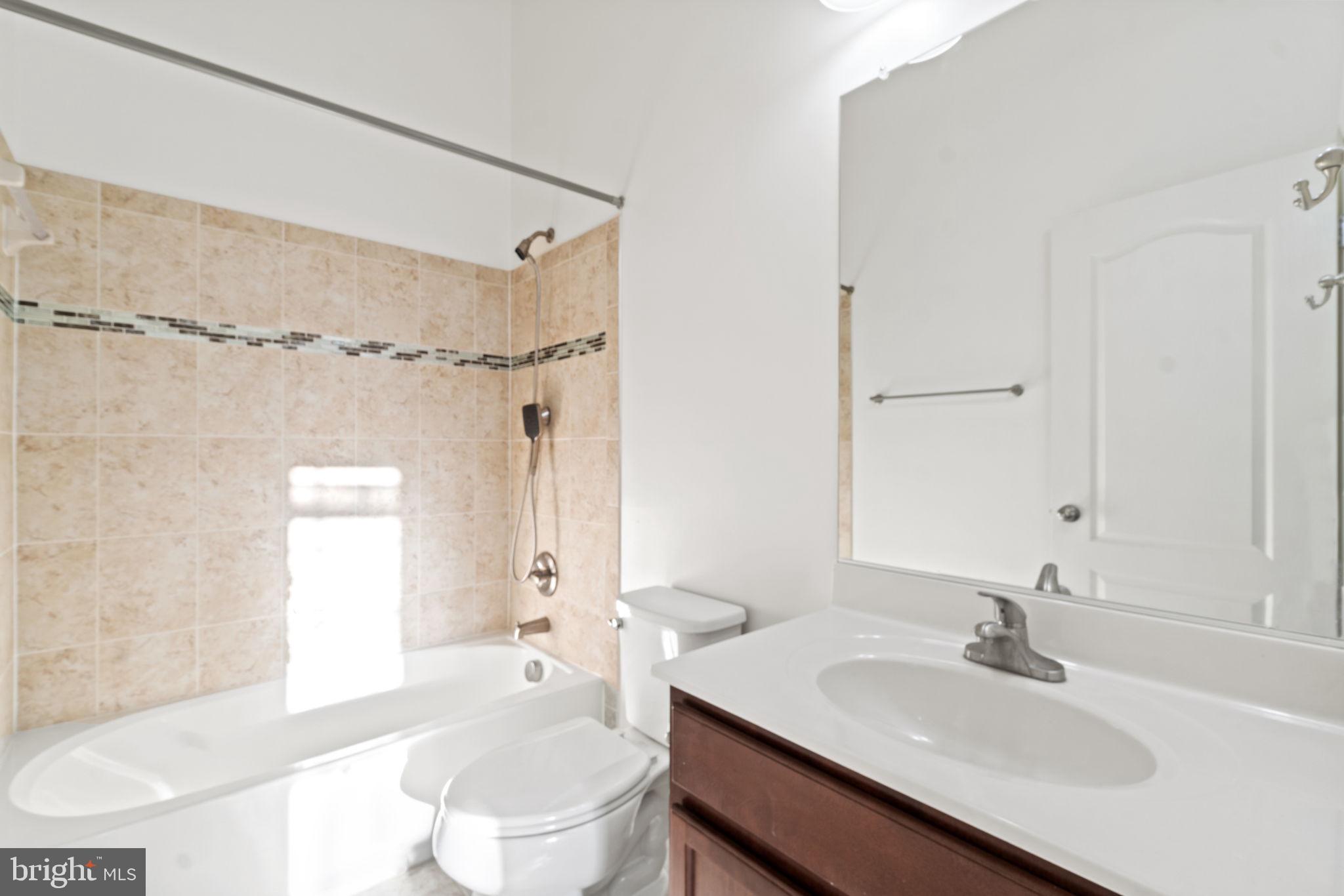 COLONIAL FORGE - Residential Lease