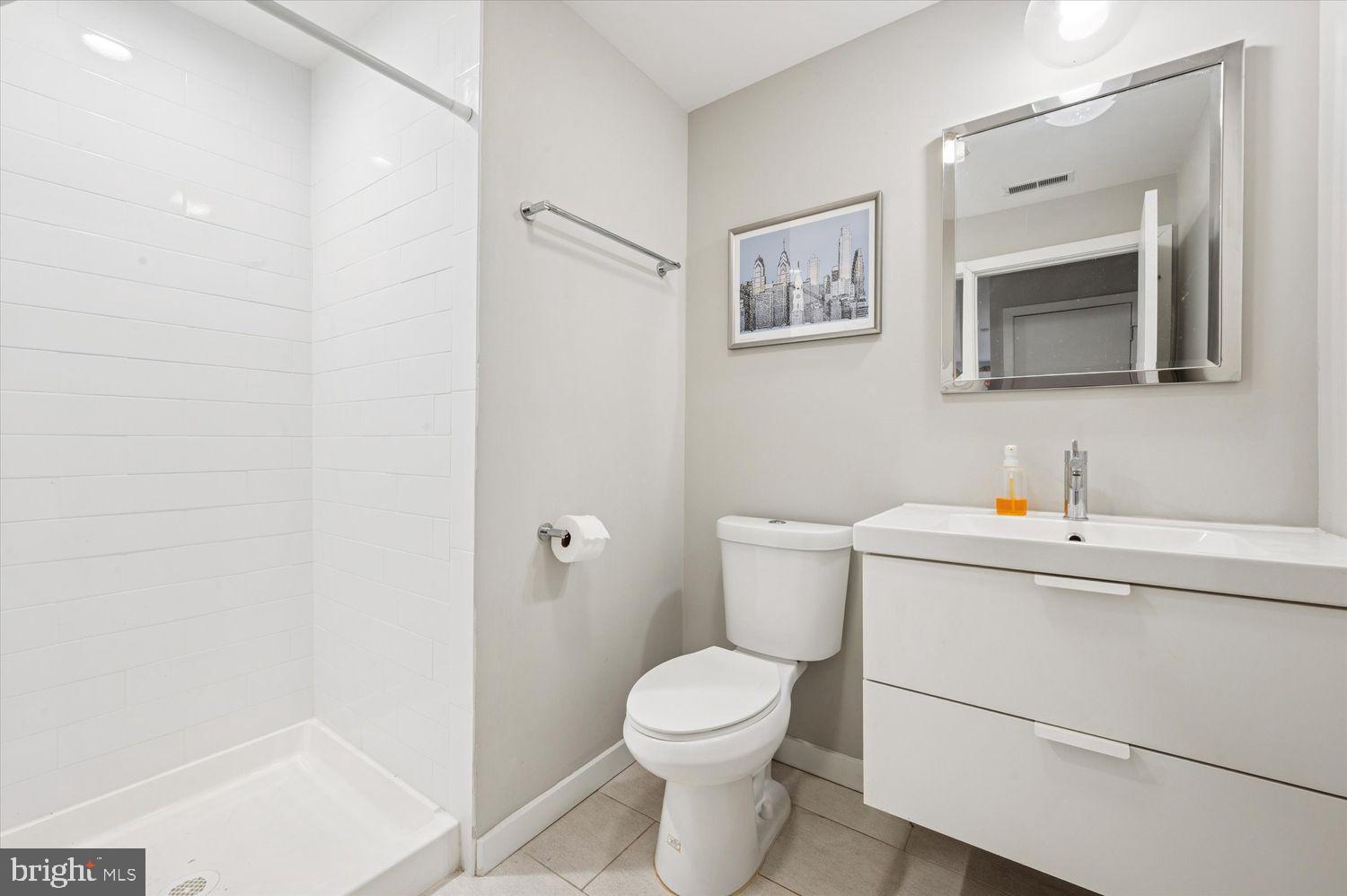 EAST KENSINGTON - Residential