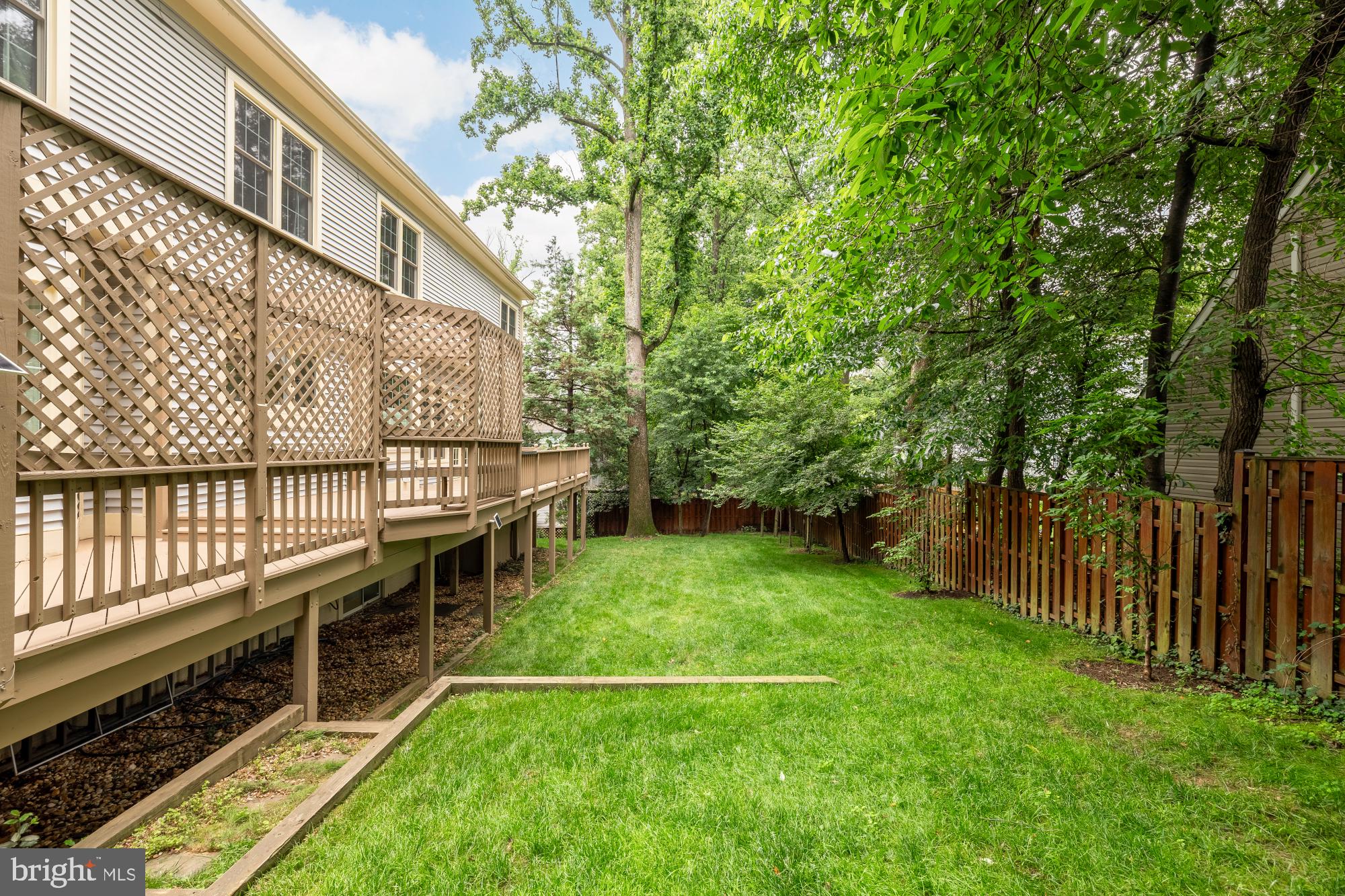 305 SPRINGWOOD COURT NE