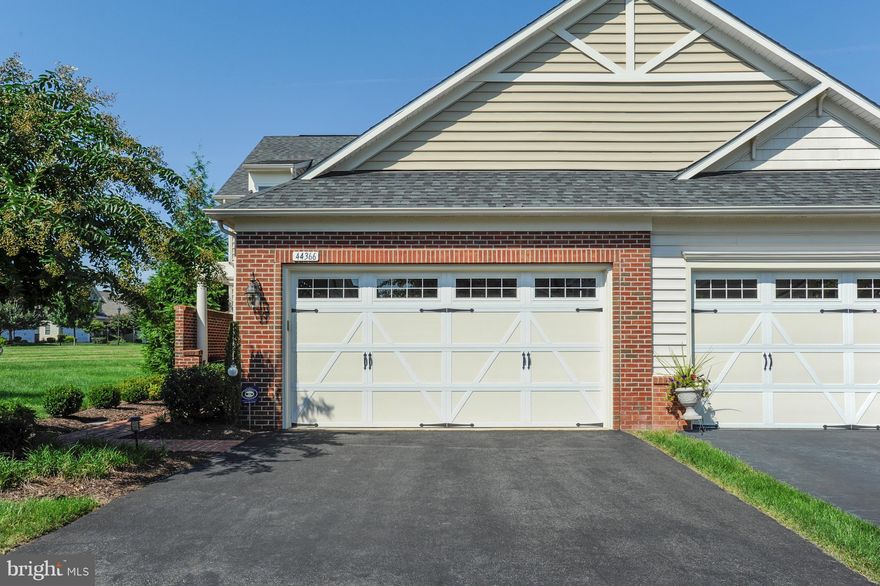 Gorgeous end-unit ENERGY EFFICIENT Patriot II home w/ gleaming hardwood floors, & special details thru-out. Stainless appliances, granite countertops, tray ceiling, unique UL storage/bonus space plus large storage/utility room. Nice patio w/ landscaping creates private relaxation area. Large front patio adds to outdoor living space. Faces large greenspace area & convenient to visitor parking.