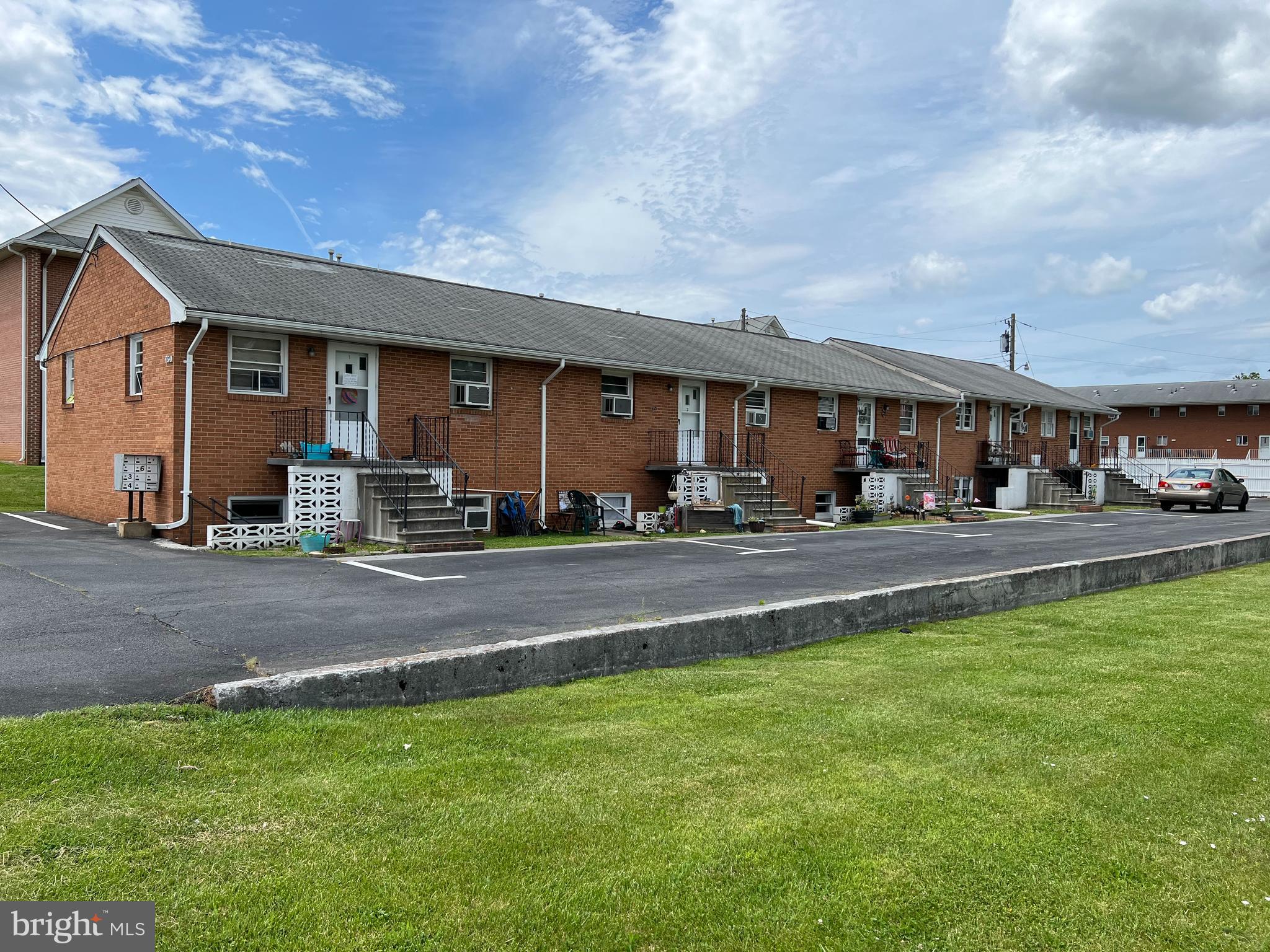 This lower level apartment is an end unit. 1 bedroom,1 bath apartment is in a great location close to shopping and restaurants. NO Smoking, NO pets, NO Vaping. $30 application fee to cover credit and background check. Landlord is looking for around 700 credit score.